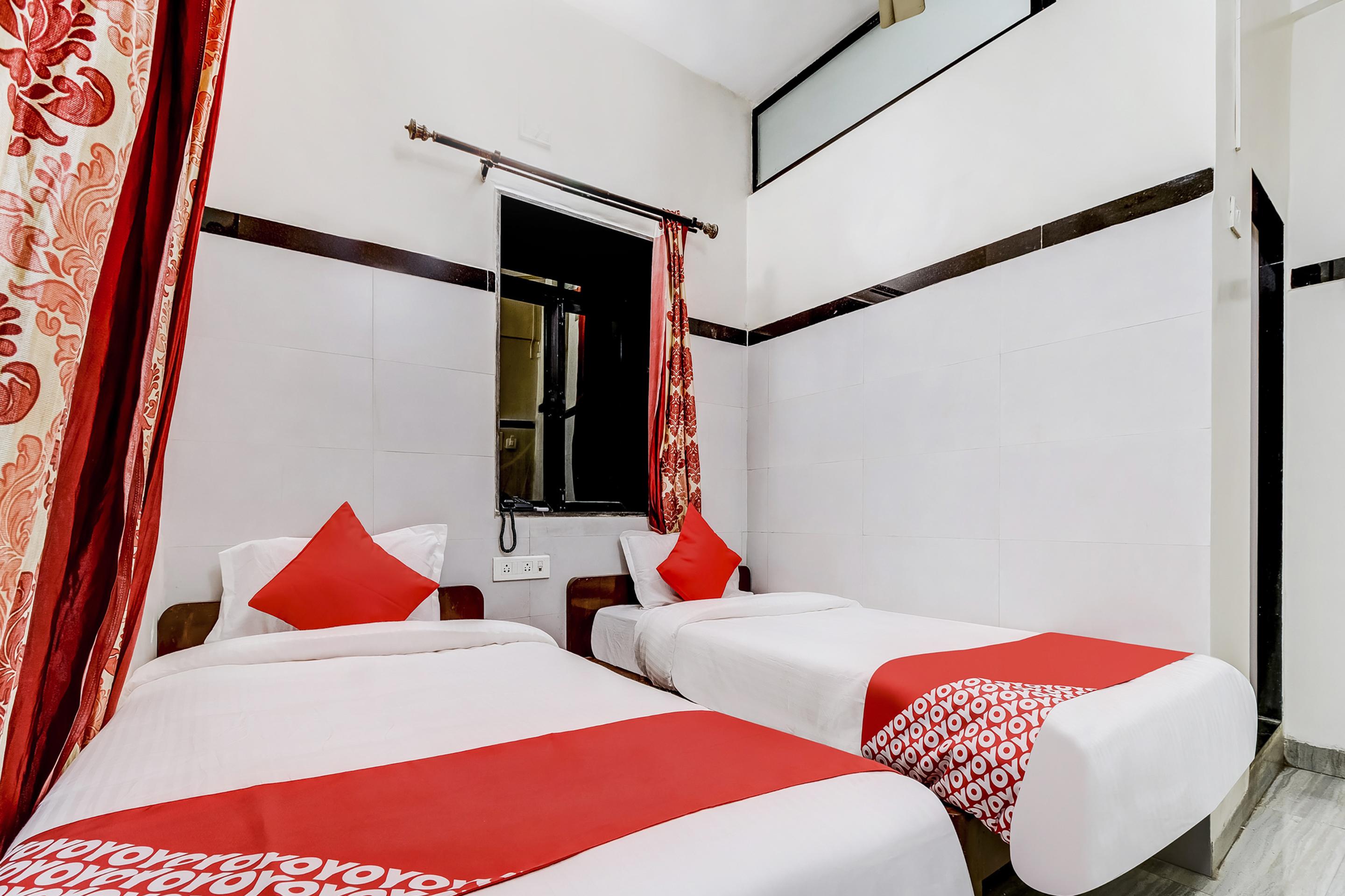 Super Oyo Hotel Dreamland Mumbai  Buitenkant foto
