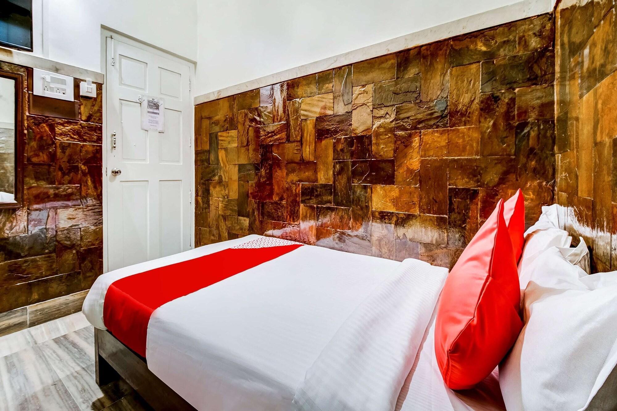 Super Oyo Hotel Dreamland Mumbai  Buitenkant foto