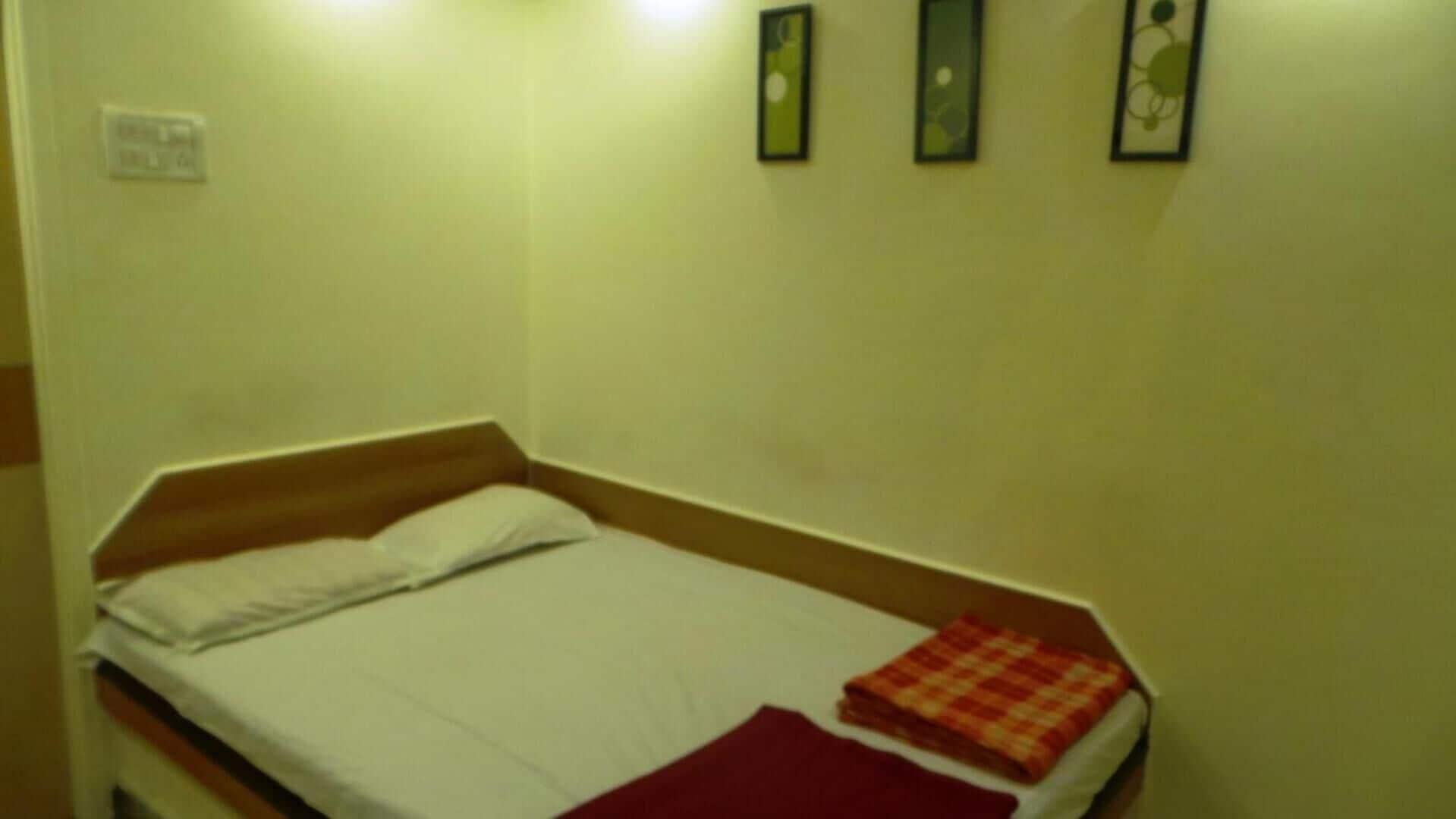 Super Oyo Hotel Dreamland Mumbai  Buitenkant foto