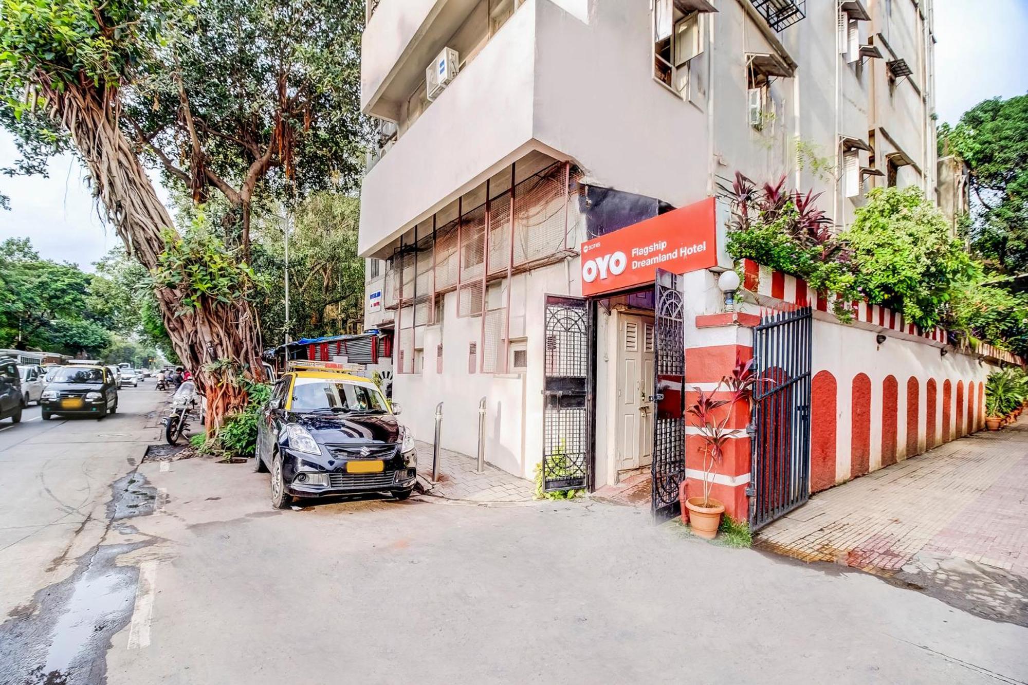 Super Oyo Hotel Dreamland Mumbai  Buitenkant foto