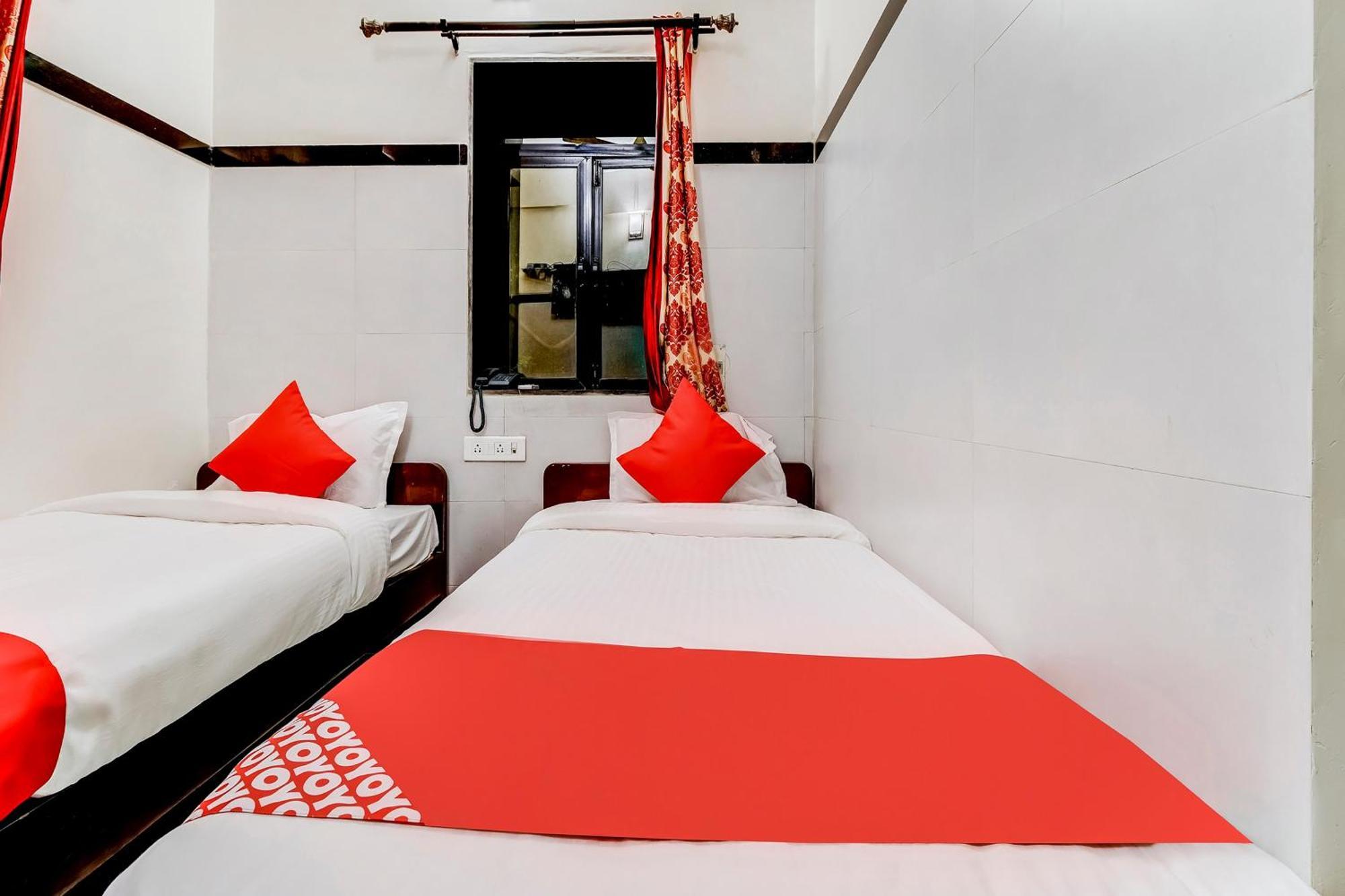 Super Oyo Hotel Dreamland Mumbai  Buitenkant foto