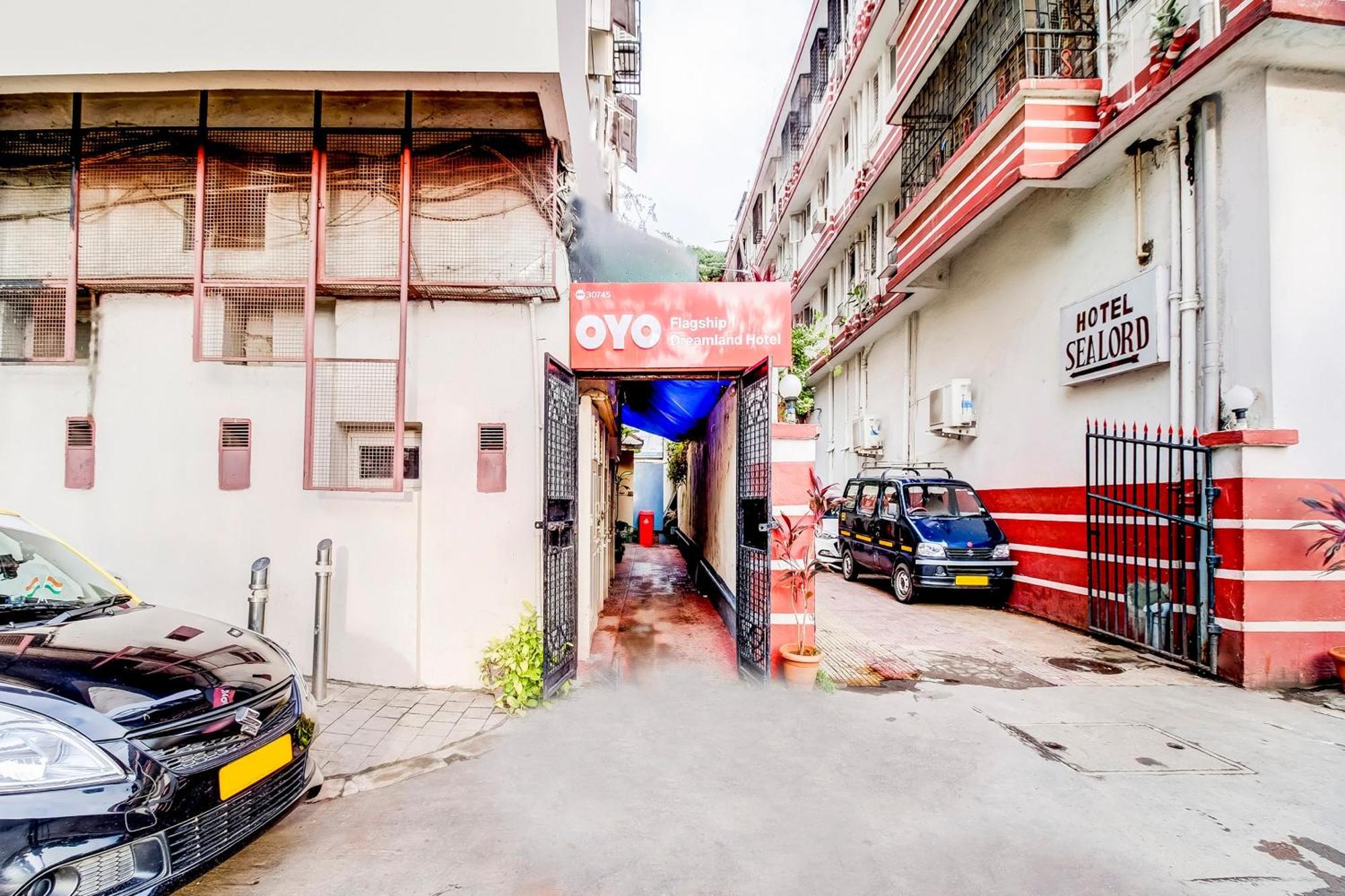 Super Oyo Hotel Dreamland Mumbai  Buitenkant foto